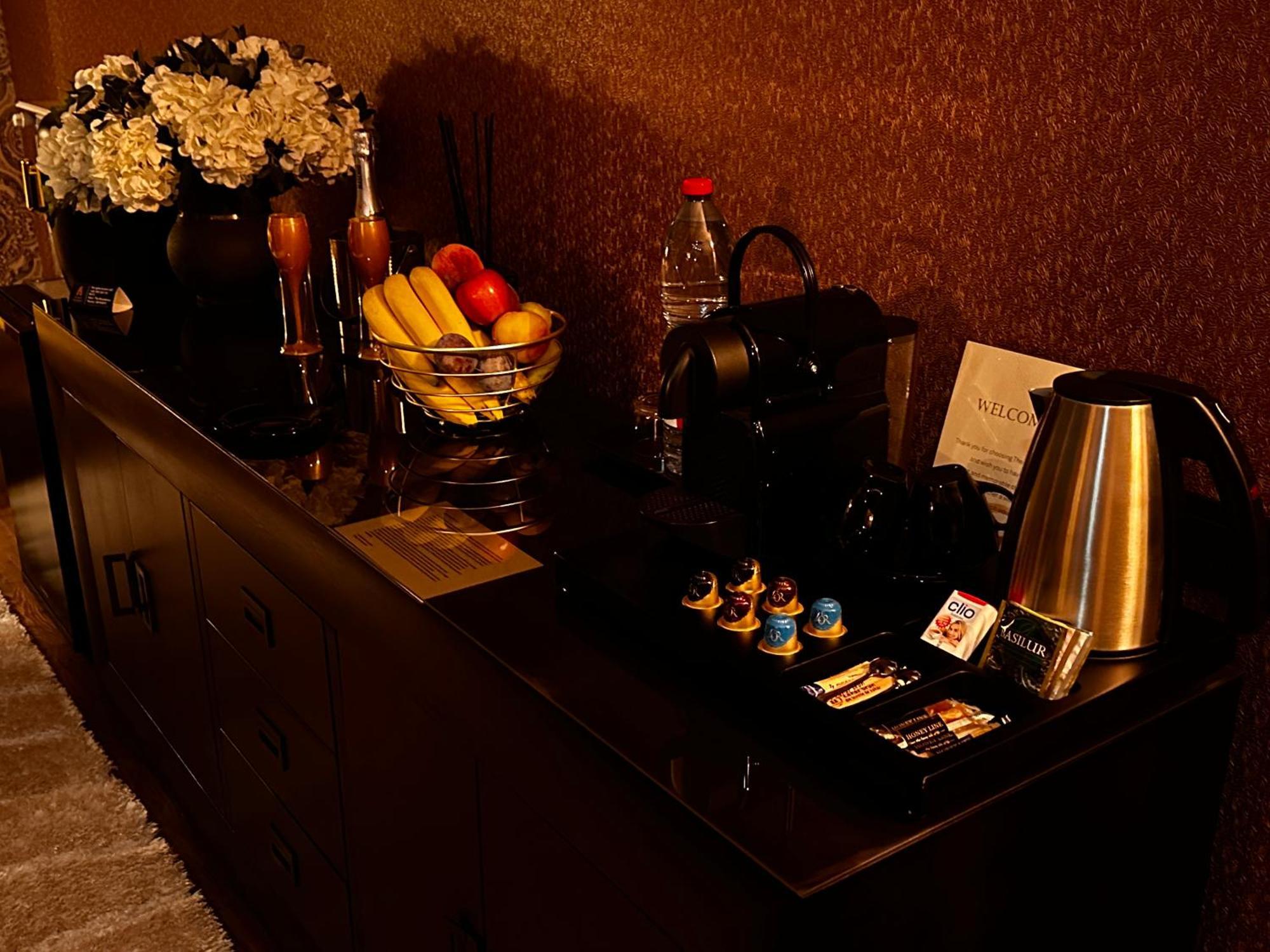 The Residence Central Jacuzzi Boutique (Adults Only) Cluj-Napoca Buitenkant foto