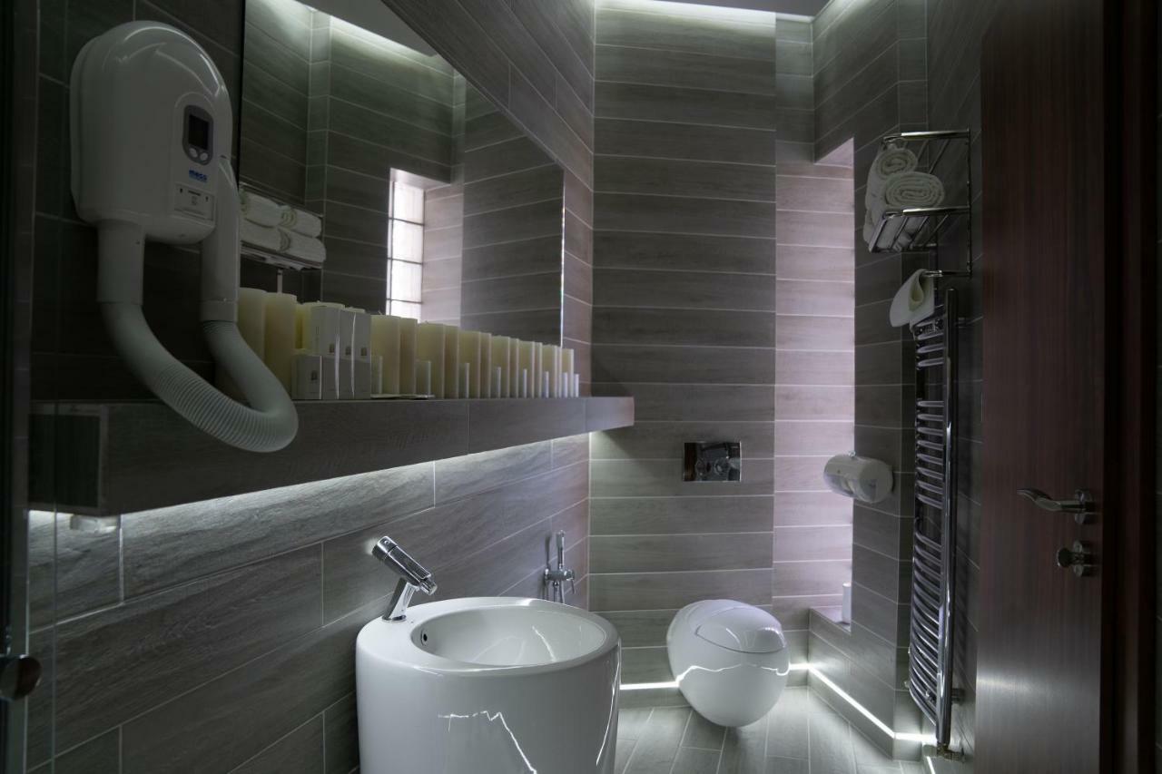 The Residence Central Jacuzzi Boutique (Adults Only) Cluj-Napoca Buitenkant foto